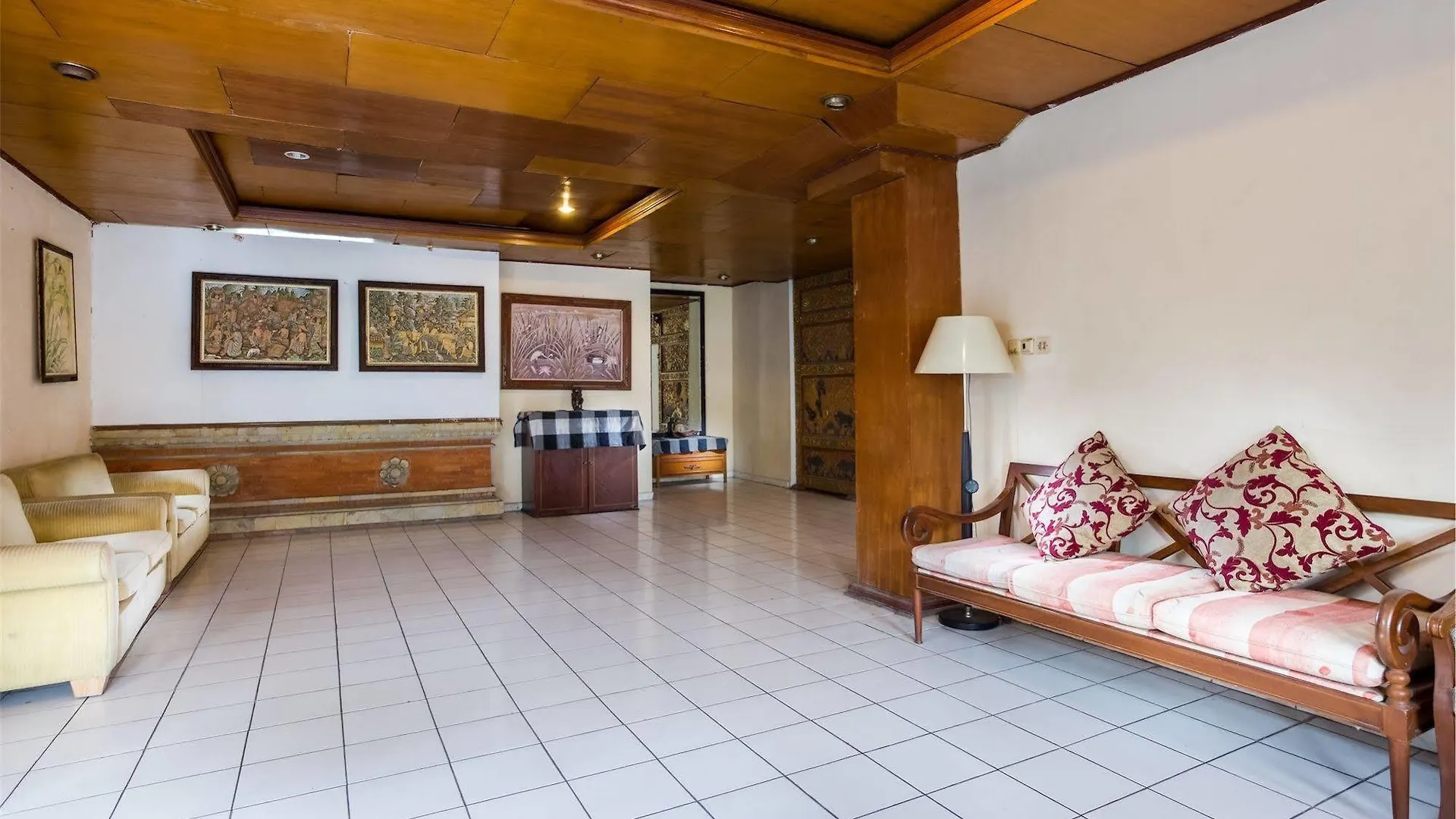 Reddoorz Near Seminyak Beach Maison d'hôtes